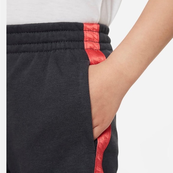Nike Sportswear Taping Shorts Set Toddler 2-Piece Set - Picture 4 of 9